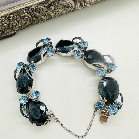 Vintage Blue Rhinestone Crystal Bracelet - Picture 17 of 17